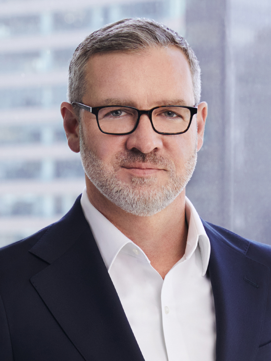 Headshot of Alex Yankus
