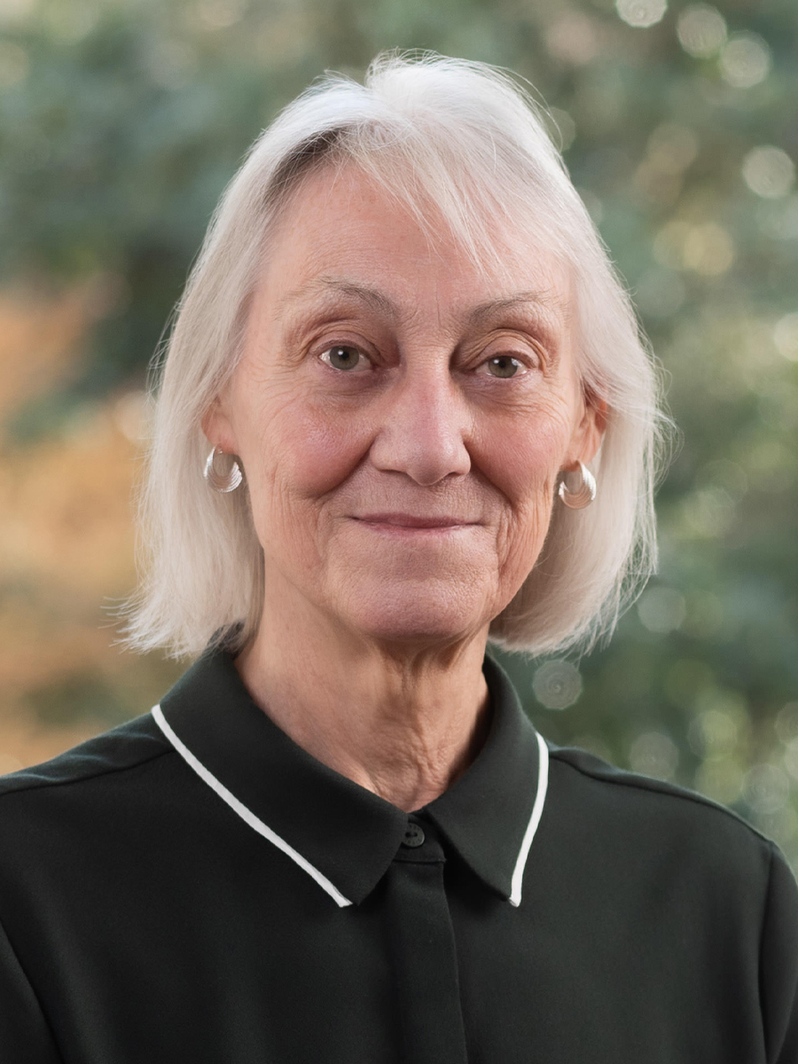 Headshot of Lucy Parker
