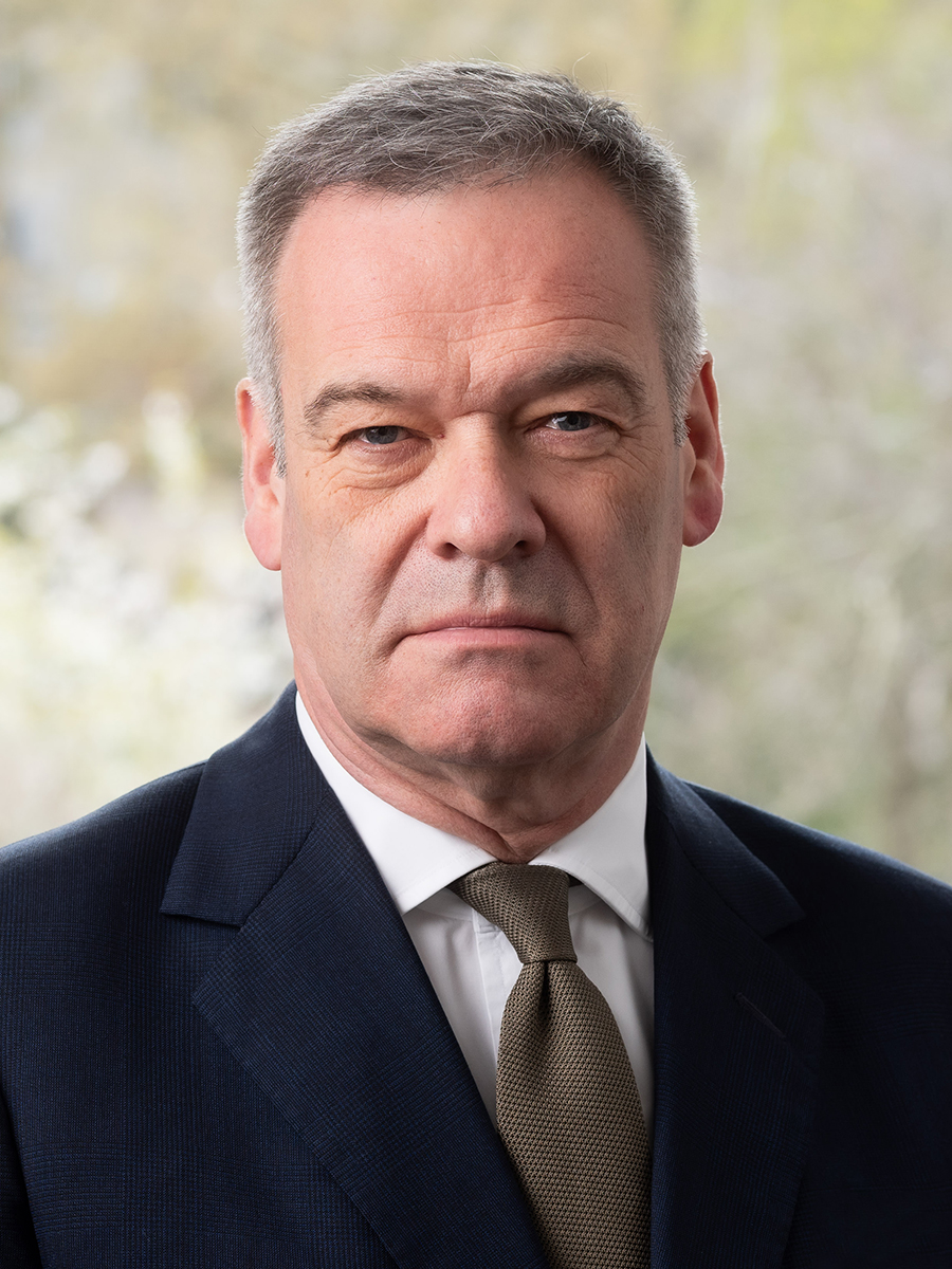 Headshot of Patrick Handley