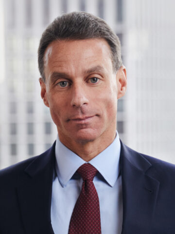 Headshot of Raul Damas