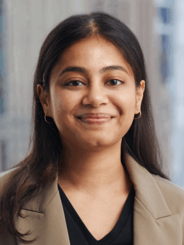 Headshot of Manavi Garg